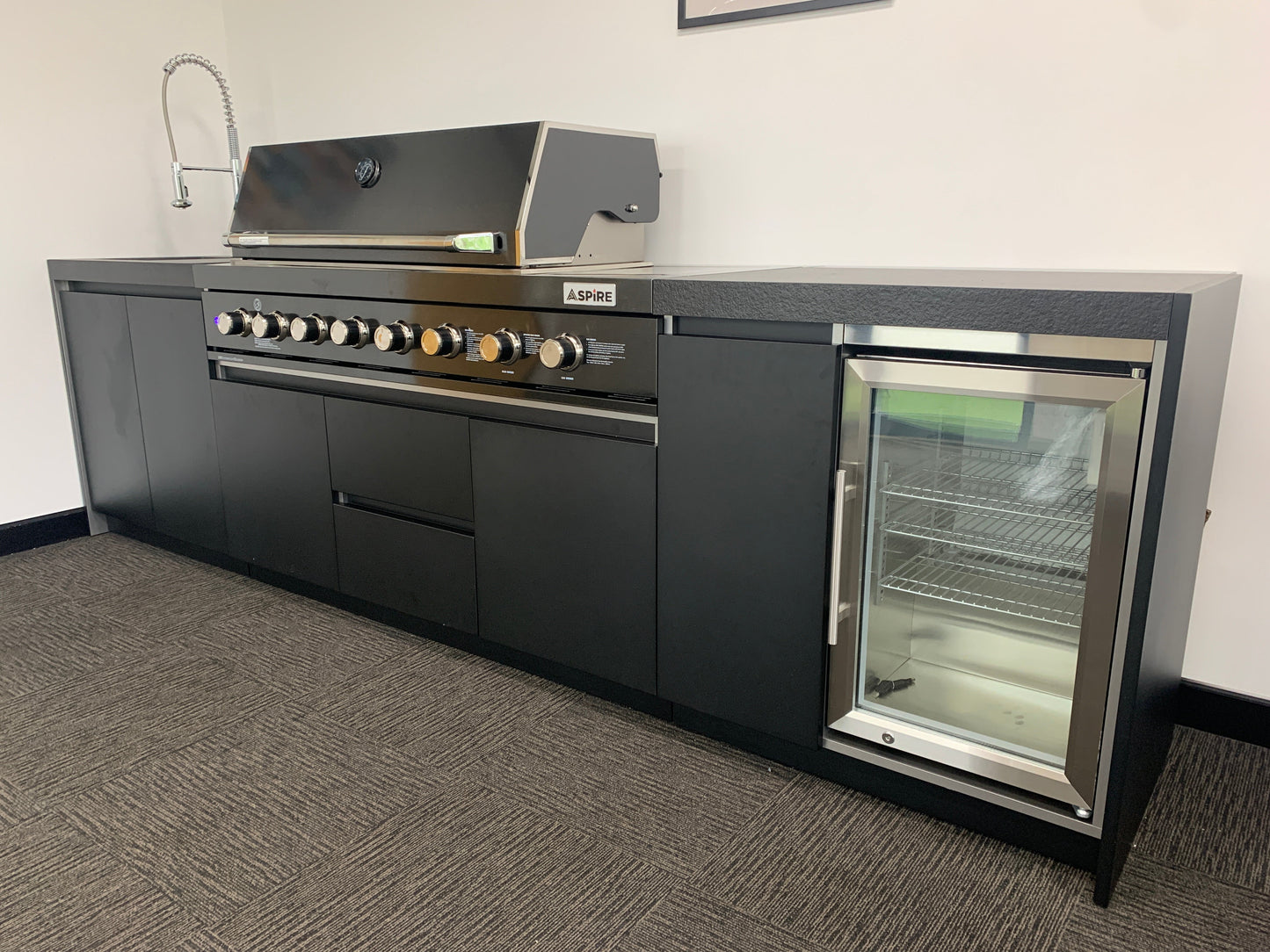 Aspire 6 Burner NAT GAS Combination with Double door Refridgerator, double door floor cabinet, corner cabinet and Sink Cabinets NATURAL GAS (does not include hose & Nat gas governor, they are supplied by an authorised Gas fitter / plumber)