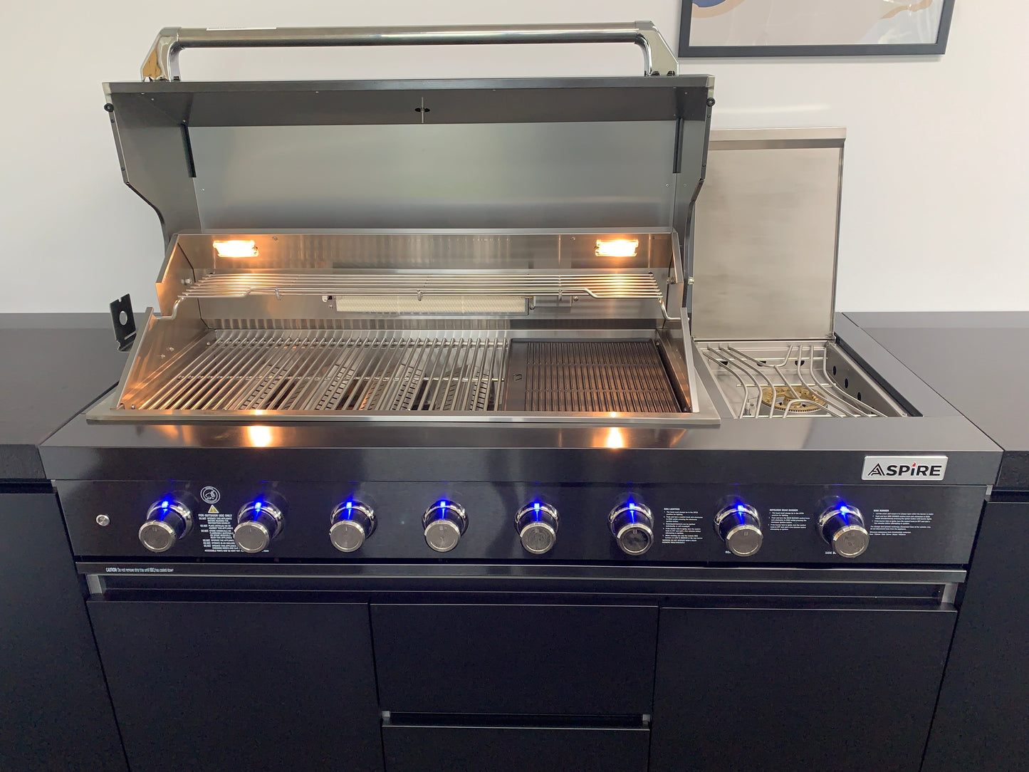 Aspire 6 Burner NAT GAS Combination with Double door Refridgerator, double door floor cabinet, corner cabinet and Sink Cabinets NATURAL GAS (does not include hose & Nat gas governor, they are supplied by an authorised Gas fitter / plumber)